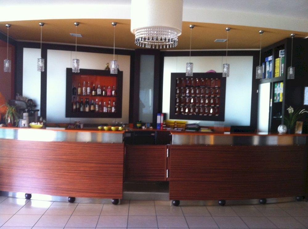 Hotel Orly Чезенатико Экстерьер фото