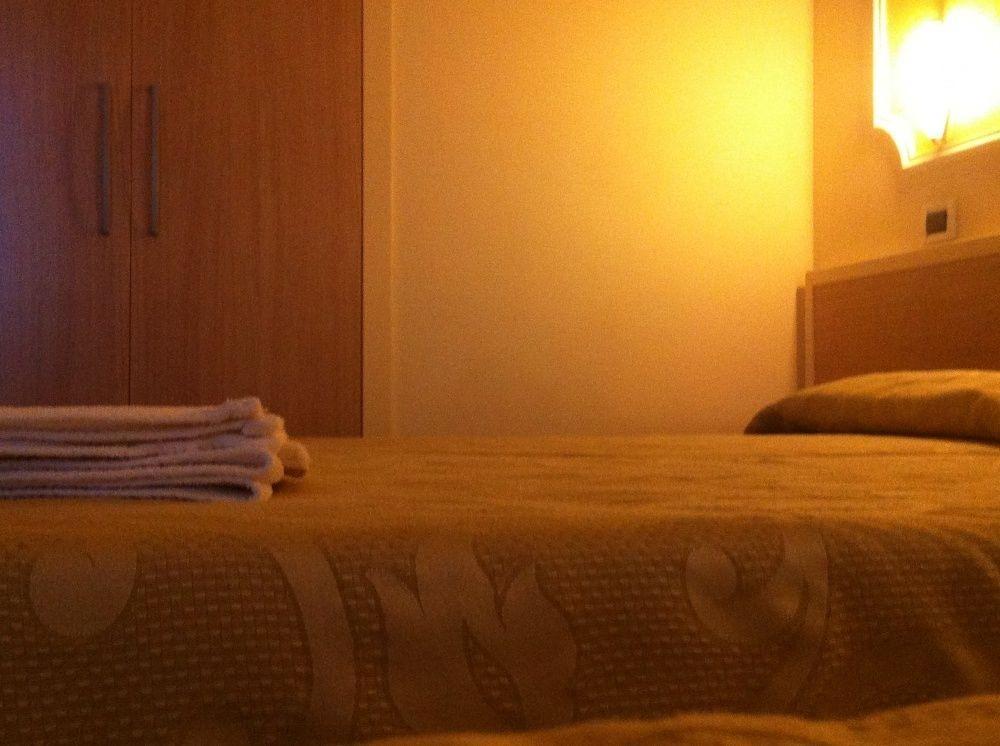 Hotel Orly Чезенатико Экстерьер фото