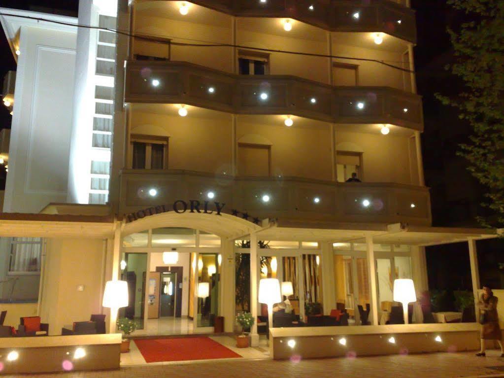Hotel Orly Чезенатико Экстерьер фото