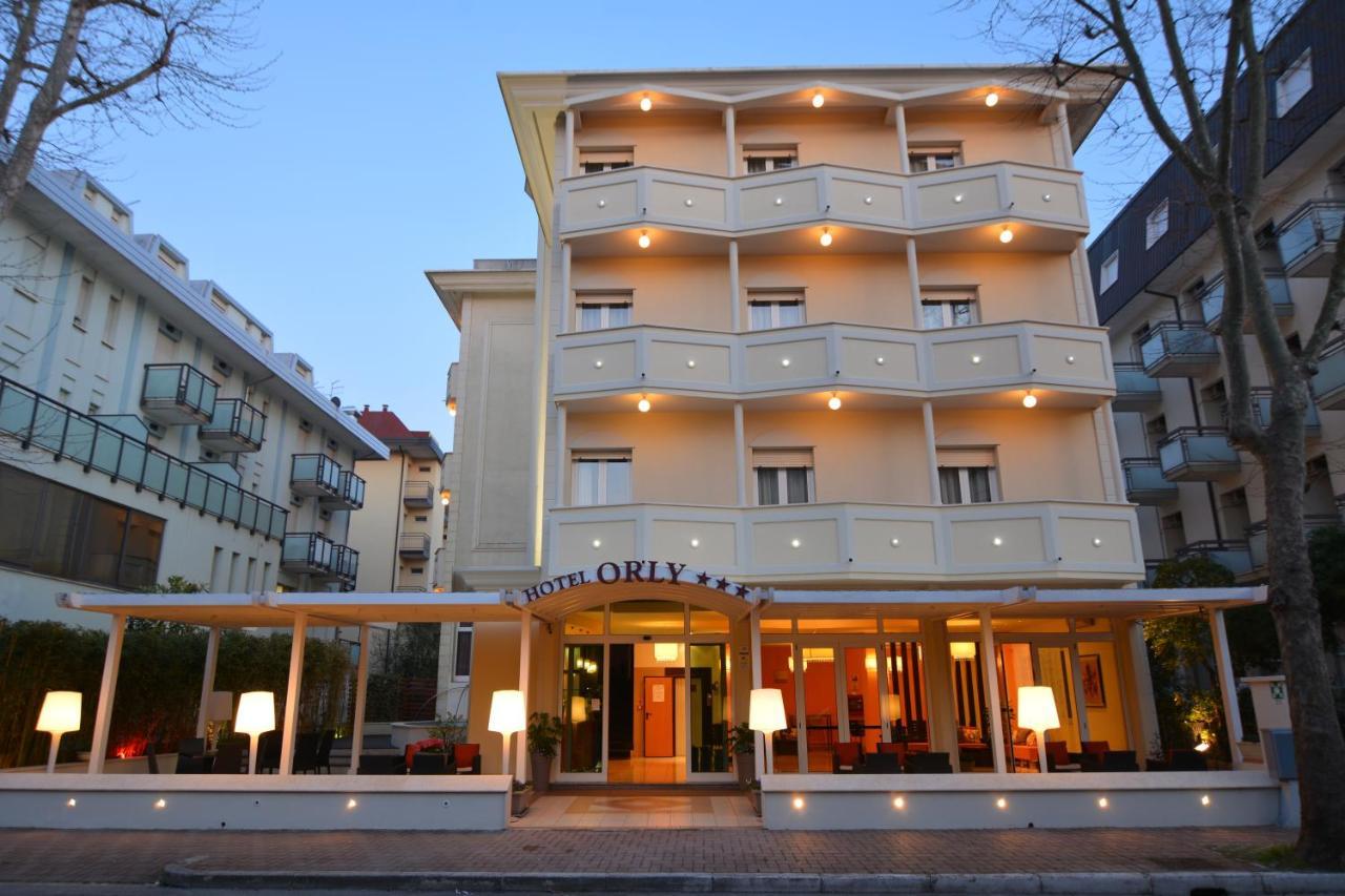 Hotel Orly Чезенатико Экстерьер фото