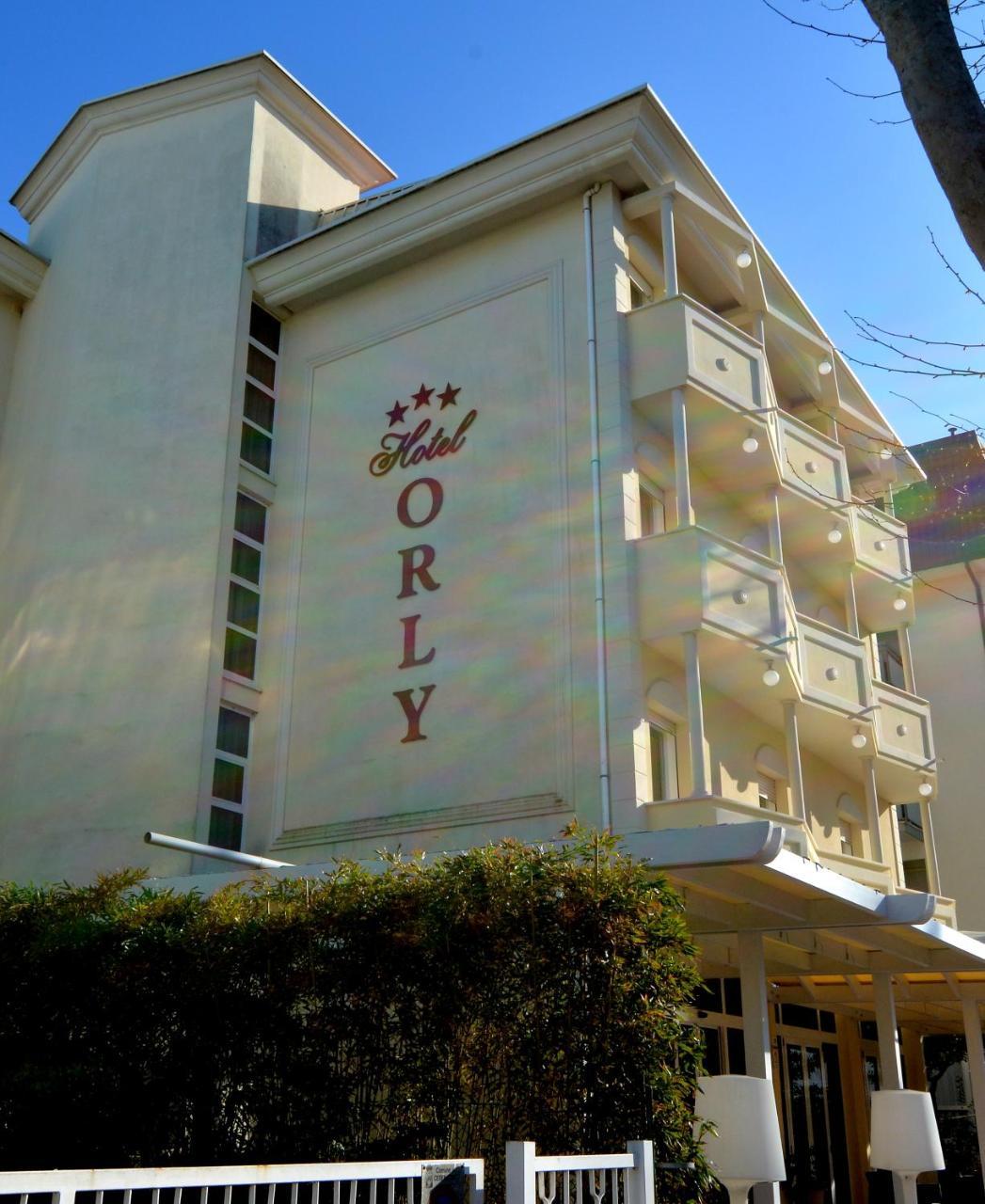 Hotel Orly Чезенатико Экстерьер фото